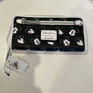 Long wallet Loungefly brand new with tag